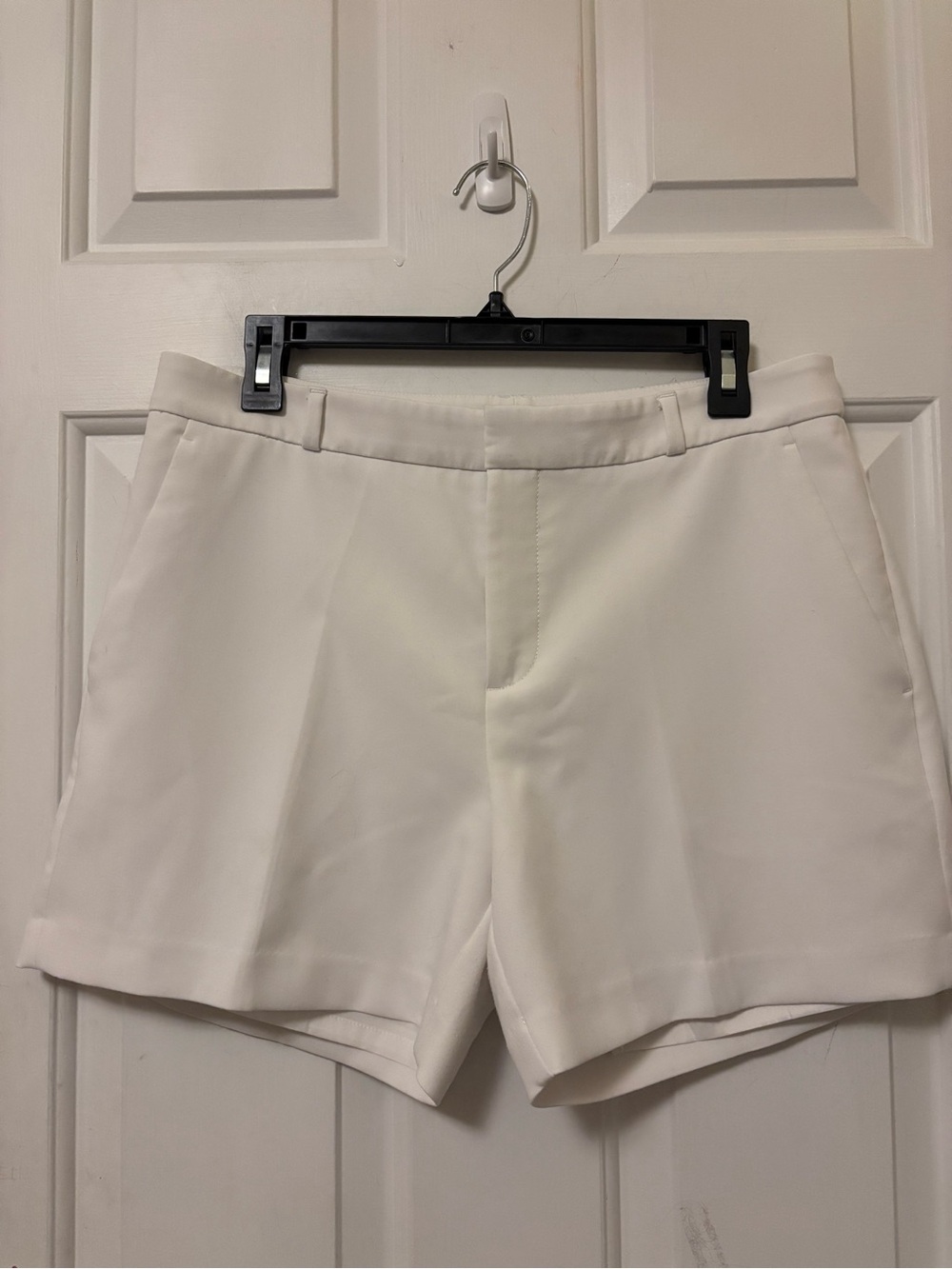 Banana Republic White Tailored Shorts Size 8